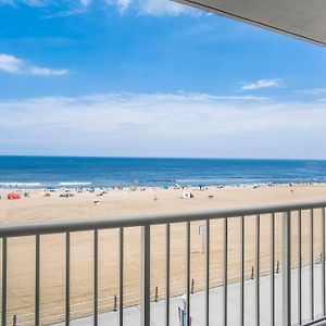 One-Bedroom Suite Ocean Front